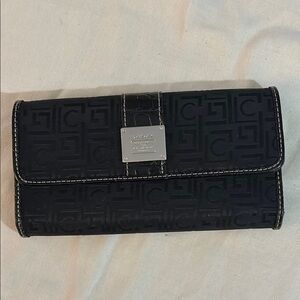 LIZ CLAIBORNE Black Wallet
